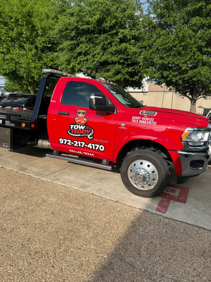 Tow Teddy tow truck close-up with Dallas phone number 972-217-4170